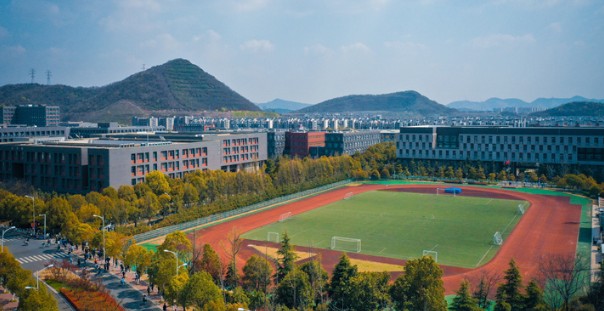 南京大学